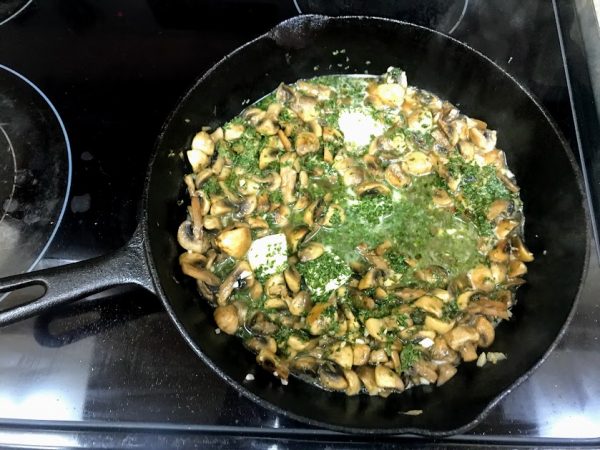making sauce for sauteed mushrooms