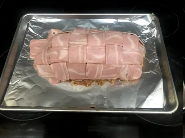 chicken meatloaf with bacon weave