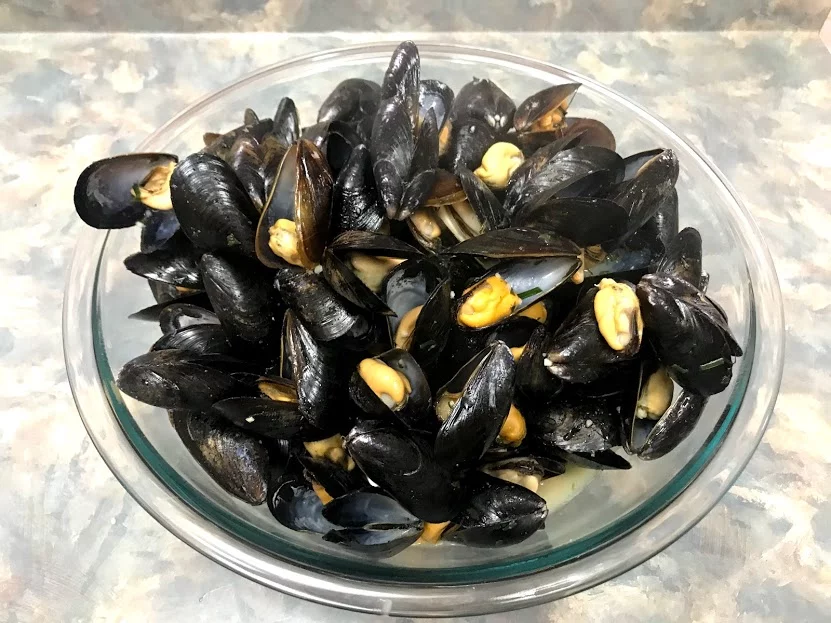 Steamed mussels